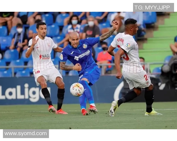 深入解析足球战术板的应用与策略提升球队竞技水平的关键因素